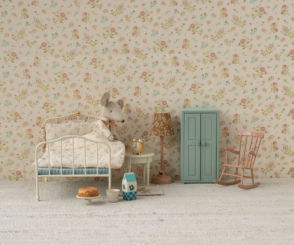 Side Table, Mouse